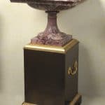 Tazza in marmo su base in bronzo Italia XIX secolo