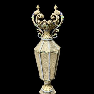 Vaso in argento con smalti policromi e cristallo di rocca